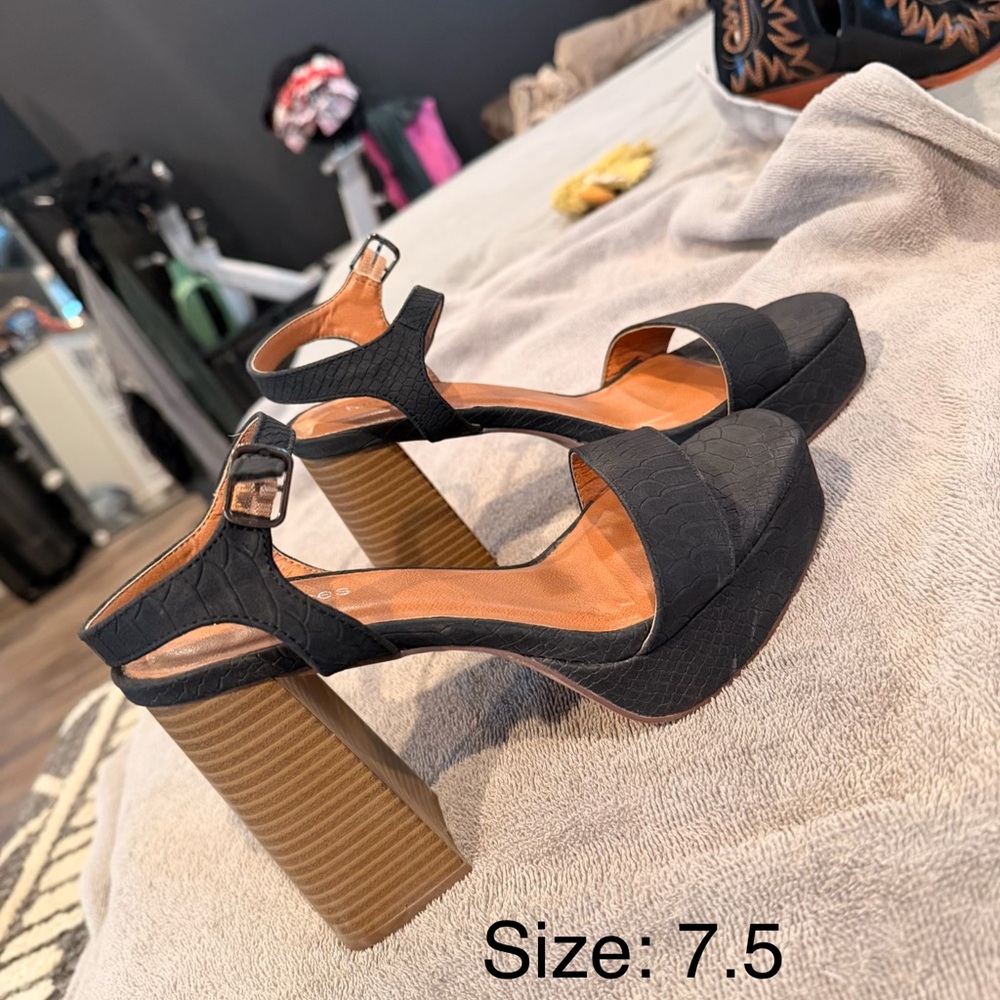 Black and Tan Women's Platform Sandals